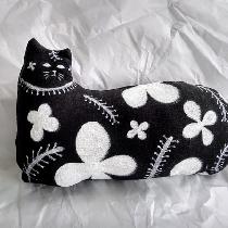 This elegant cat is constructed from 4C22 Black Heavy 100% linen. Hand painted with artists' acr...