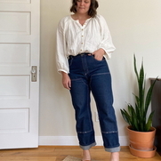 I have a love for oversized romantic blouses and I hacked the Roscoe blouse pattern with a butto...