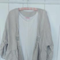 Rustic linen jacket made by altering the simple tee pattern from fabricstore.com.
Detail is vint...