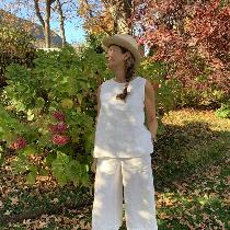 With 6 yards of bleached linen, a dress for daughter and granddaughter, grandma needed to make s...