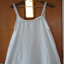 Linen nightgown with cotton lace