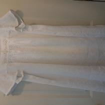 Nightdress in handkerchief linen with silk embroidery