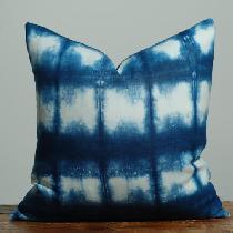 Lately I have been fascinated with indigo vat and how it reacts with linen creating amazing patt...