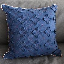 Pillow cover made with IL019 dark denim.