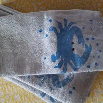 Linen napkins with IL019 natural. I have a friend who are called The Crab Lady so I made a stamp...