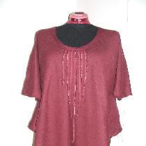 Simple bias cut tunic in IL020 BURGUNDY.
The fringe detail is made out of selvage edge for adde...