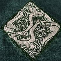 I free-motion machine embroidered this Celtic motif onto a FS green mid-weight linen, using two...
