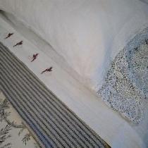 It's like sleeping in a cloud.  Full size sheets and pillowcases using IL019 bleached SF - middl...