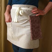 This a classic little apron I made from a natural flax colour linen.  Easy to make and comfortab...