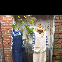 Lisbeth, Both chic and practical linen apron with...