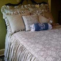 Rachel, Skirted coverlet bedding set, made entir...