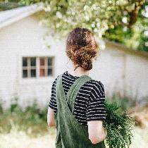 Erika, I made a linen pinafore apron with 4C22...