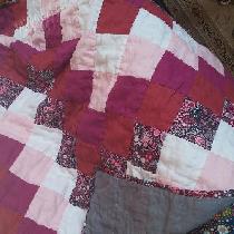 Anne, Baby girl quilt with cotton accent. Hand...