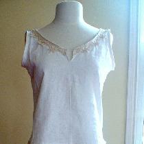 Light weight linen tunic from self-drafted pattern. I trimmed it with simple organic cotton lace...